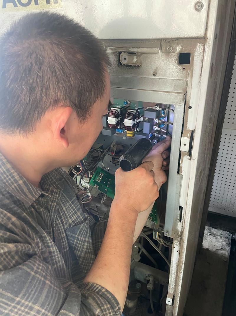 \t西安雁塔區機器人電話維修